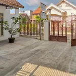 Reddoorz Syariah Near Pasar Sleko Madiun